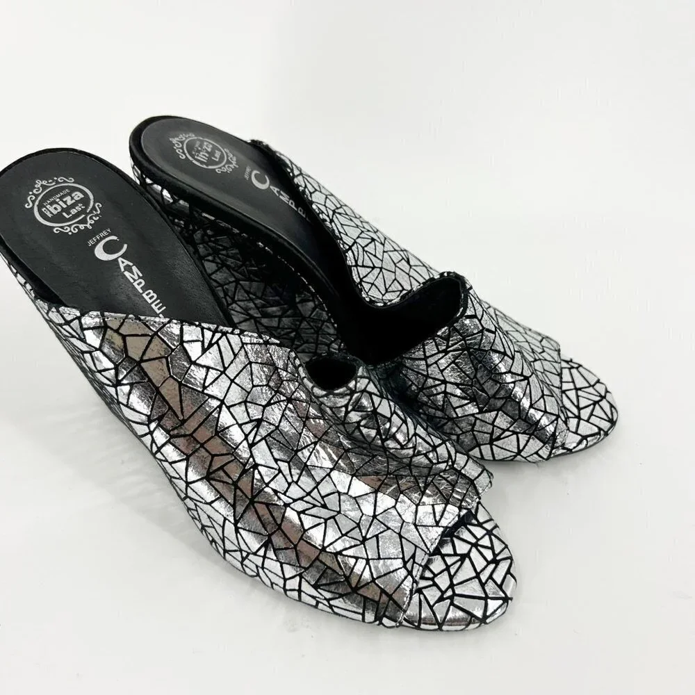 ✅ JEFFREY CAMPBELL SILVER AND BLACK ASYMMETRICAL METALLIC WEDGES SIZE‎ 9